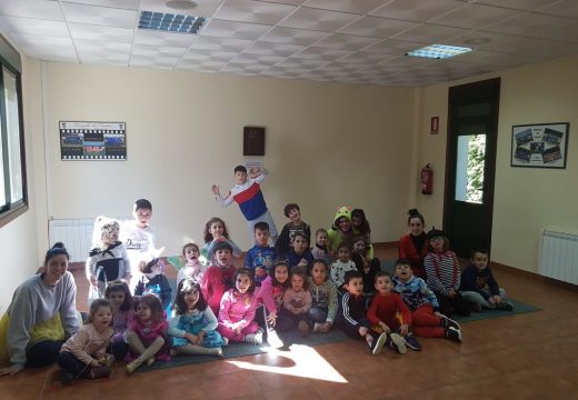 Trinta nenos e nenas participan nos Campamentos de Entroido gratuítos organizados polo Concello de Frades